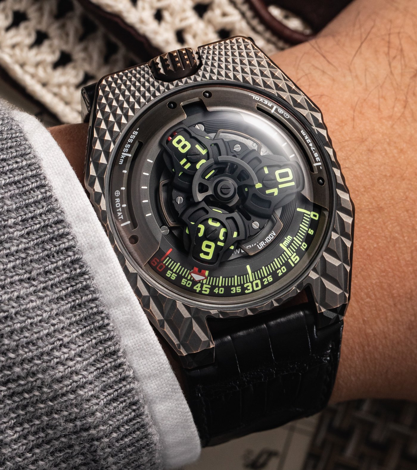 urwerk_ur-100v_t-rex_porter_-_europa_star_magazine_2021