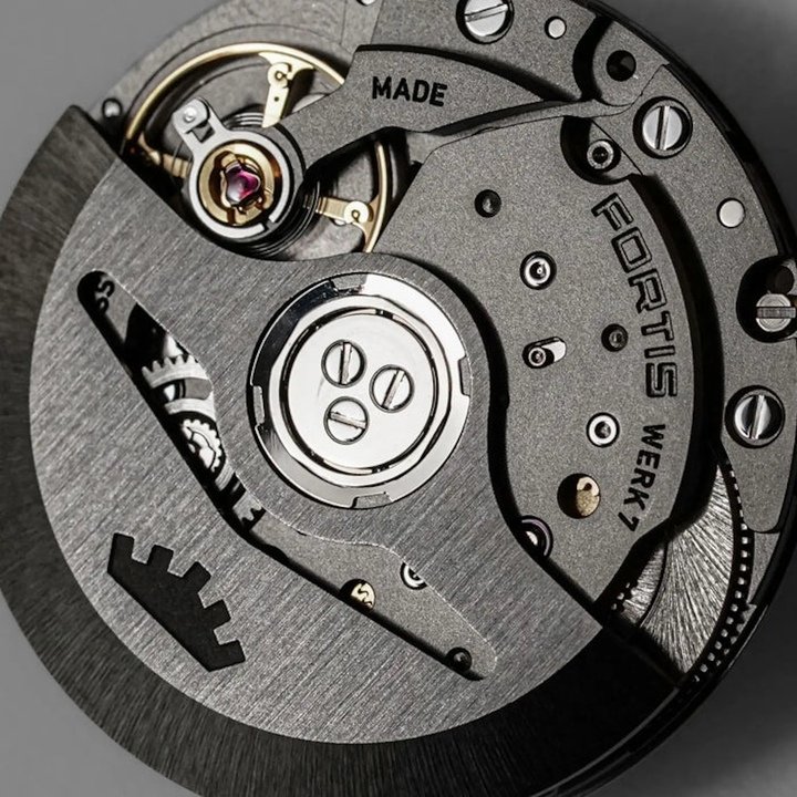 The Werk 7 movement powering the Flieger F41 Mission Black delivers a 70-hour power reserve.