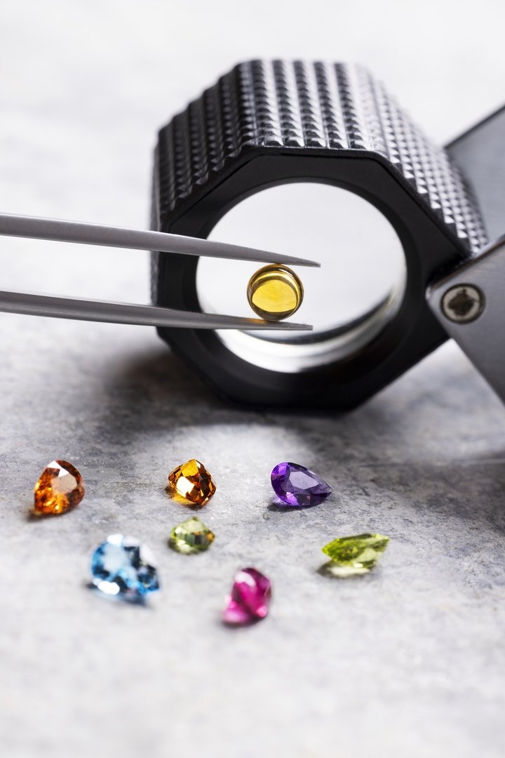 A cheerful version of Bvlgari's Tubogas with the new Manchette watch