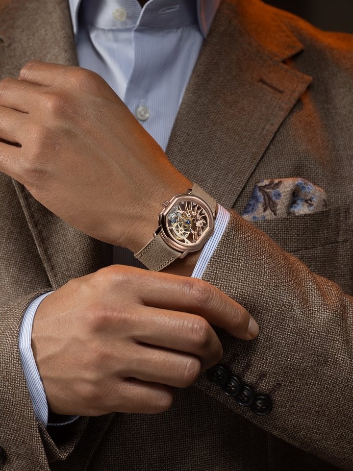 Daniel Roth presents the Extra Plat Rose Gold Skeleton
