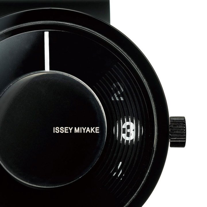 The Issey Miyake Vue model designed by Yves Behar.