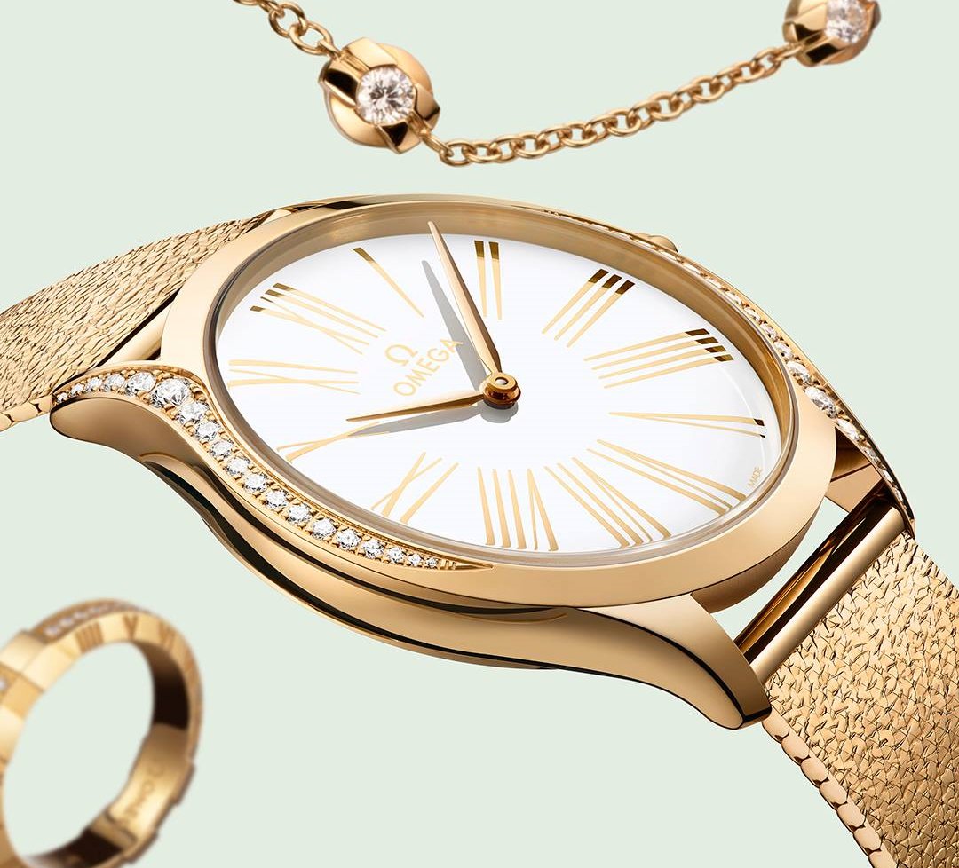 The Omega Trésor comes in gold with a new mesh bracelet