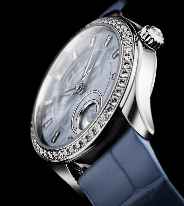 Glashütte Original presents the Serenade Luna in “Skyline Blue”