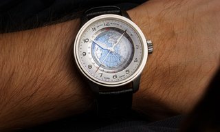 Zeno Polar Worldtimer: A Bird's-Eye View of Time from the North Pole