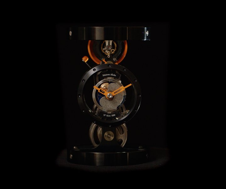 Maison Alcée adds a Moon Phase module to the Persée clock