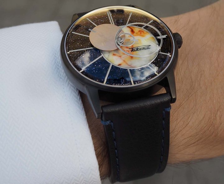 Planets as hands: the Raketa Copernicus