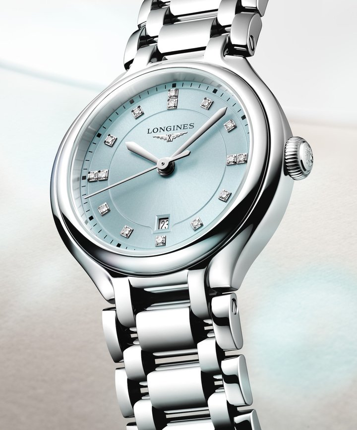 A lunar glow: Longines PrimaLuna shines in new artistic expressions 