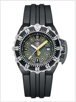 SCOTT CASSELL DEEP DIVE AUTOMATIC by Luminox