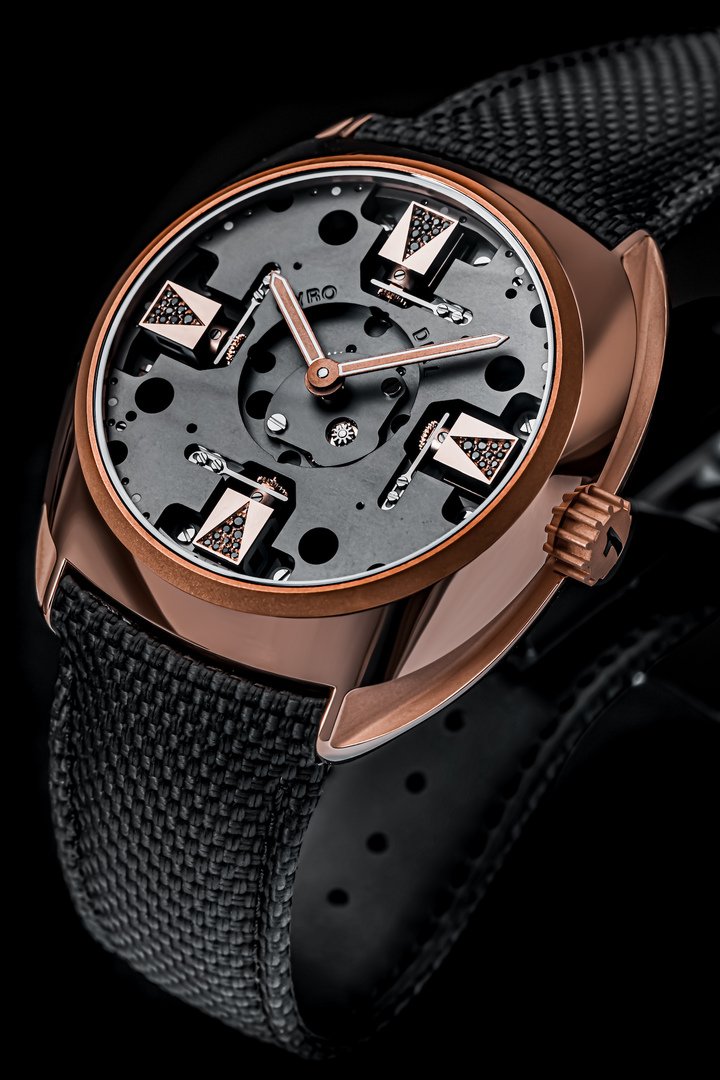 Byrne Watch presents the Zero Pink Gold and its diamond-set limited edition