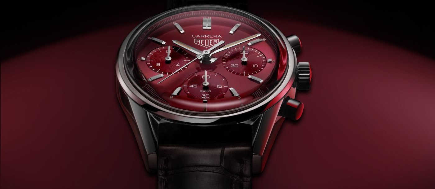 TAG Heuer introduces a limited Carrera with red dial