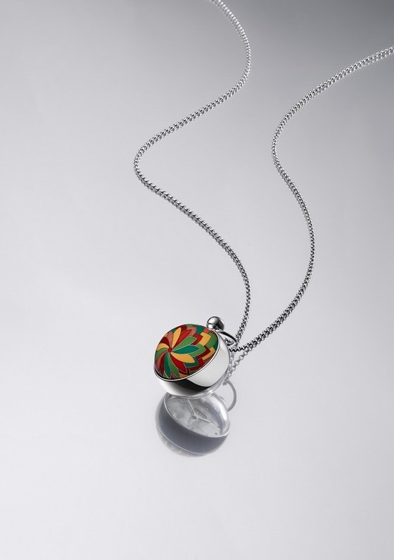  Hermès' dual-face, the Pendentif Boule