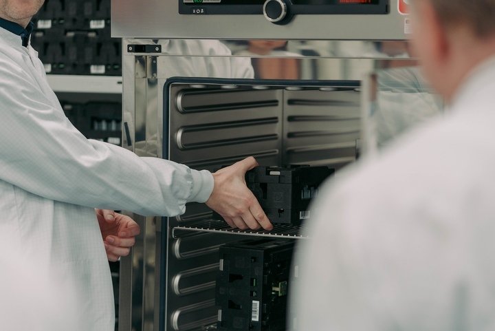 The new Laboratoire de Précision bets on acoustic testing