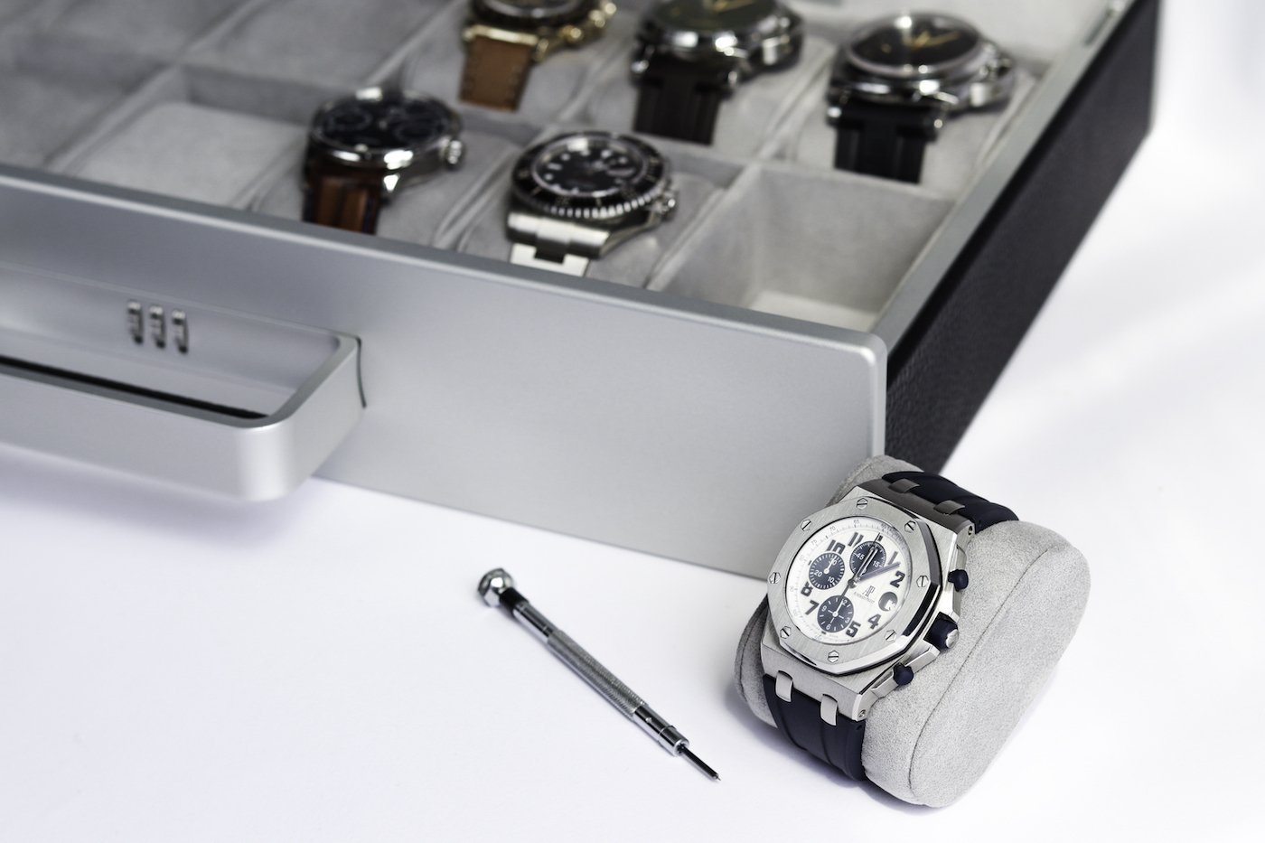 Charles Simon: Introducing the Mackenzie watch case