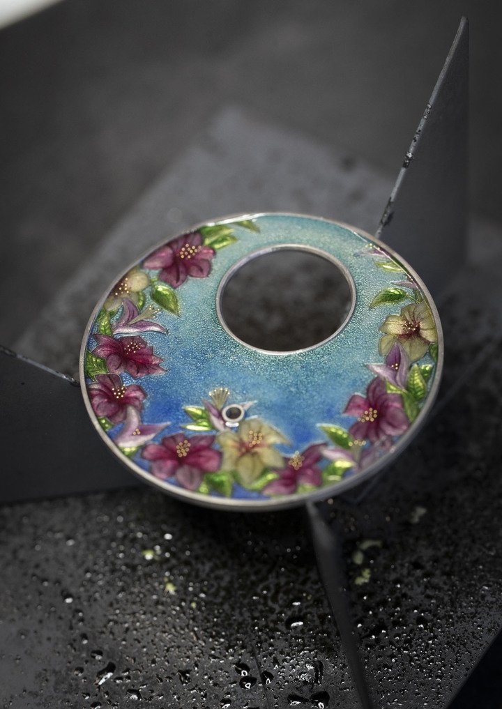 Jaquet Droz Petite Heure Minute Red Gold – Hummingbird