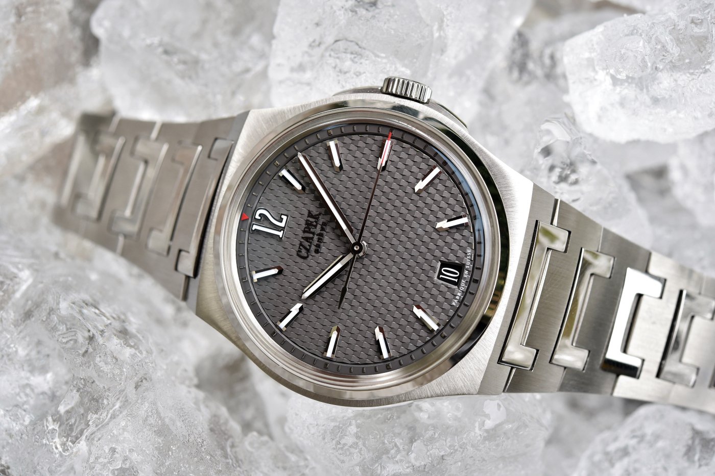 czapek_antarctique_drake_4_-_europa_star_watch_magazine_2020