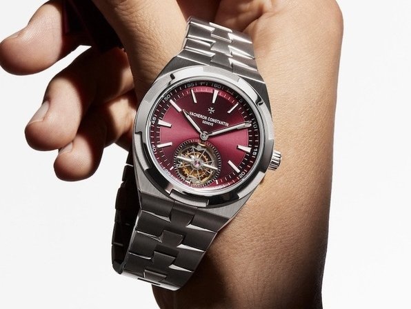 Vacheron Constantin Overseas Tourbillon: a new aesthetic highlighted by titanium