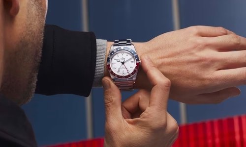 Rhapsody in red and blue: meditations on the GMT