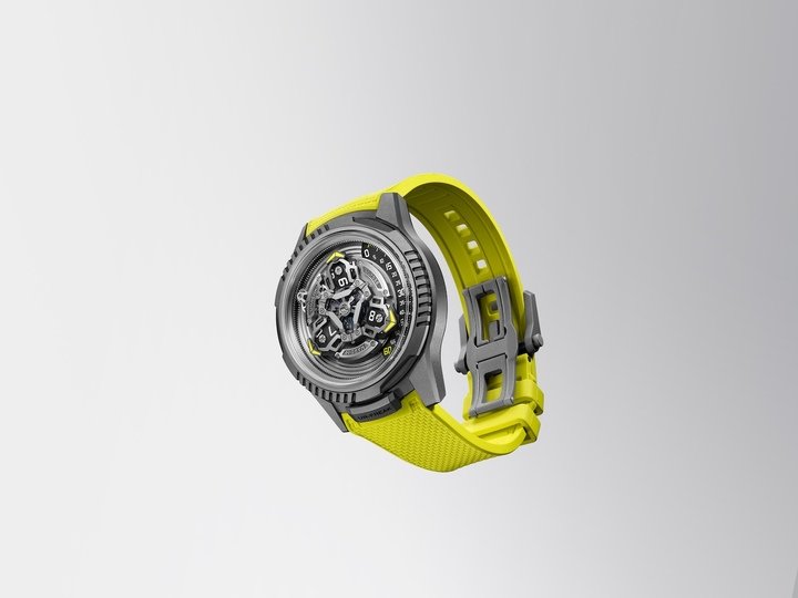 A bombshell has just been dropped:the UR-FREAK is a watch that combines the technological and performance prowess of the most advanced Ulysse Nardin Freak timepiece, with a “satellite” display system made popular by the esteemed Genevan watchmaker Urwerk Although the UR-FREAK is a watch being released in 2025, its story goes back nearly three decades to the beginning of today's mature and highly coveted modern luxury watch era.