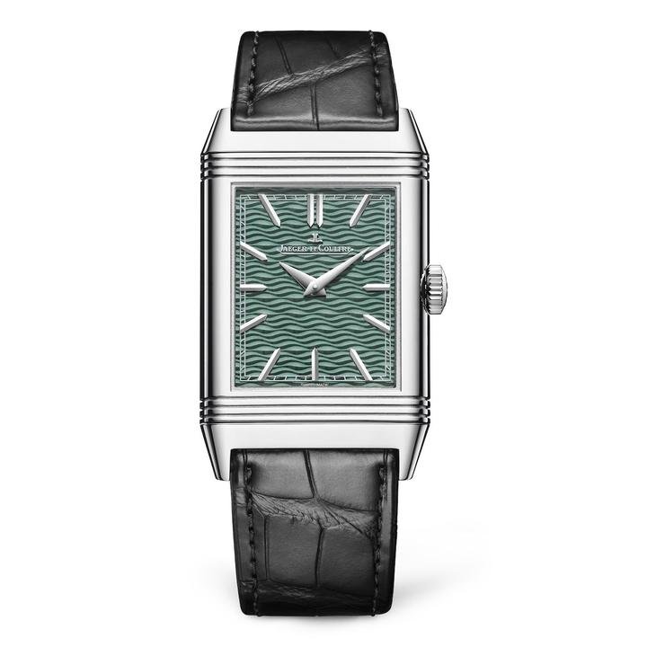 Jaeger-LeCoultre's subtle Reverso Tribute Enamel Hokusai