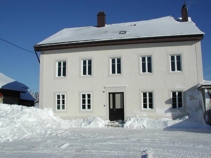 Not far from his manufacture, Denis Flageollet pursues his research in this house, the former bistrot of the village of La Chaux.