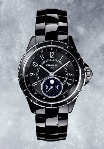 En couverture d'Europa Star Décembre/Janvier 2013-14: Chanel - J12 Moonphase, l'heure exquise