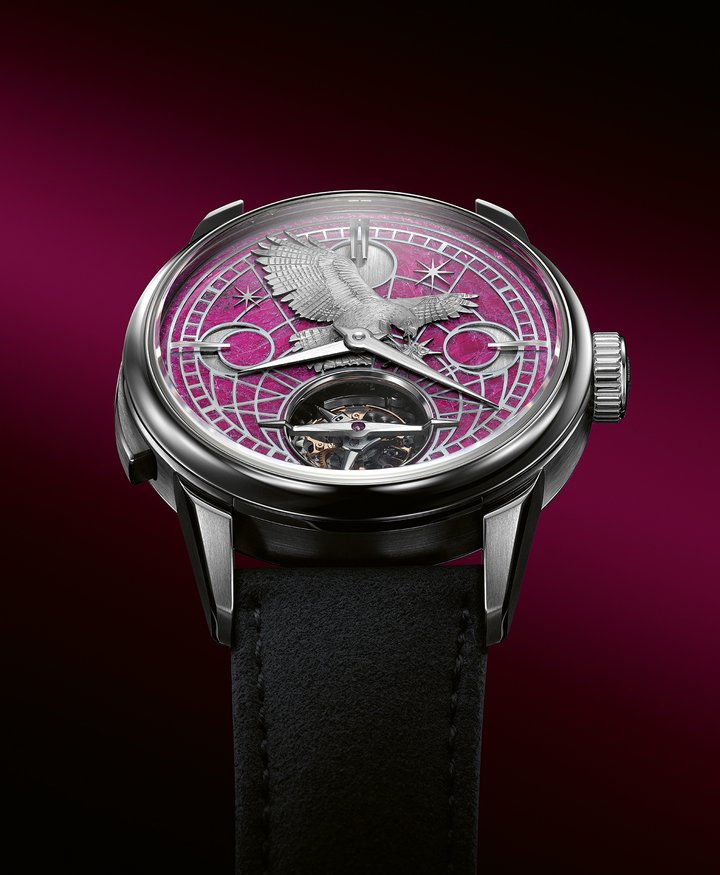 Created for the Doha Jewellery and Watches Exhibition, in a tribute to the rich cultural legacy and traditions of the Arabian Peninsula, this Carillon Tourbillon Unique Piece by Biver displays different motifs on a coeur de rubis mineral dial.