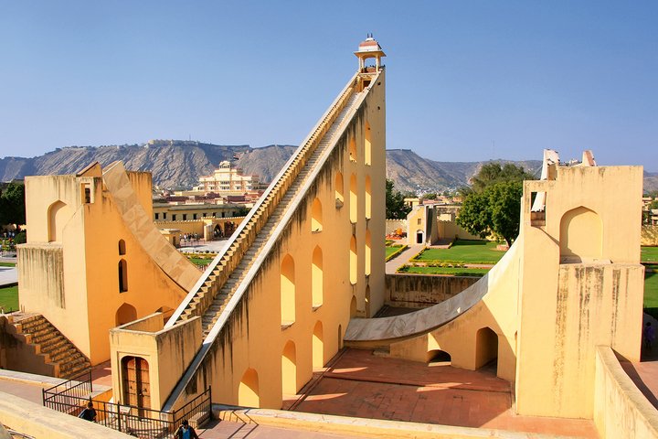 The Samrat Yantra indicates solar time to within two seconds.