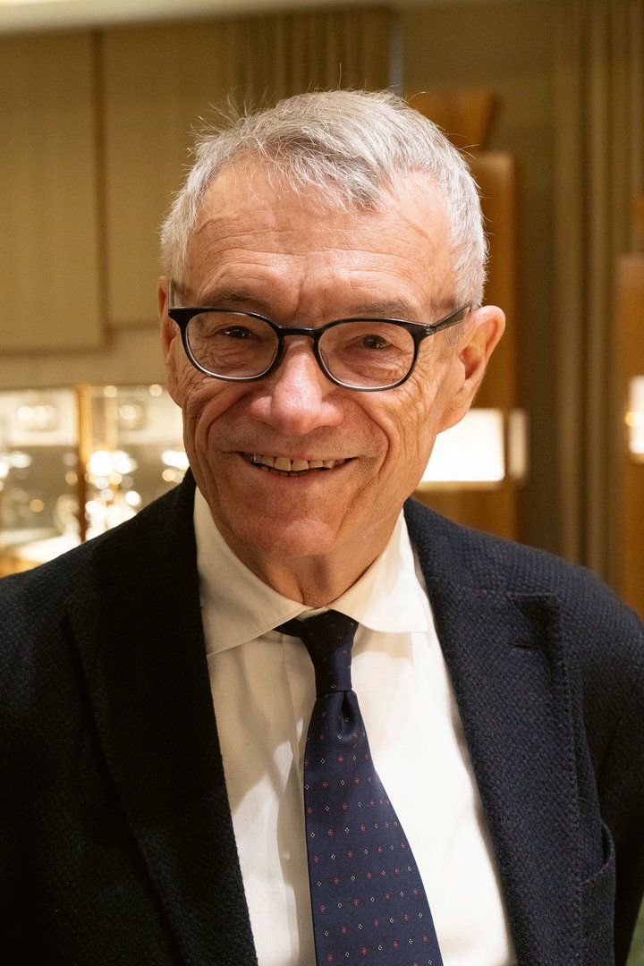 Dr Helmut Crott is the organiser of an exhibition of Glashütte watches. It echoes a similar event 50 years ago, curated by Martin Huber for the 100th anniversary of the passing of Ferdinand Adolf Lange.