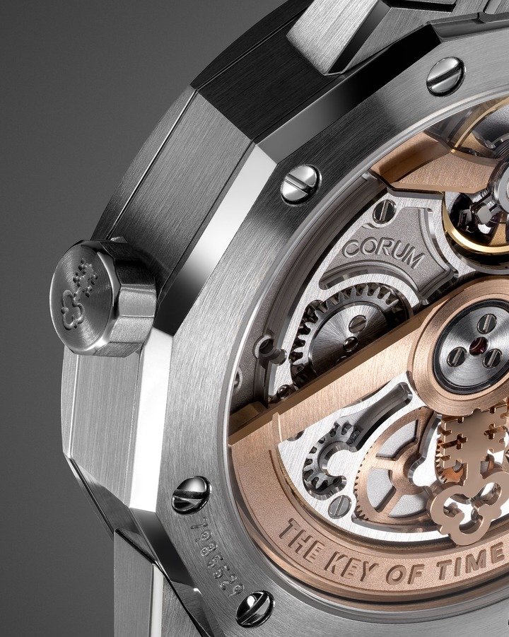 In collaboration with Concepto, the brand introduces an all-new proprietary movement developed in two versions - the Calibre CO231 and Calibre CO232 - making their debut in the new Admiral models (39 mm and 36 mm).