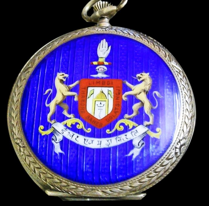 H.H. Maharana Thakore Saheb Shri Sir Daulatsinhji Jaswantsinhji of Limbdi, Crest