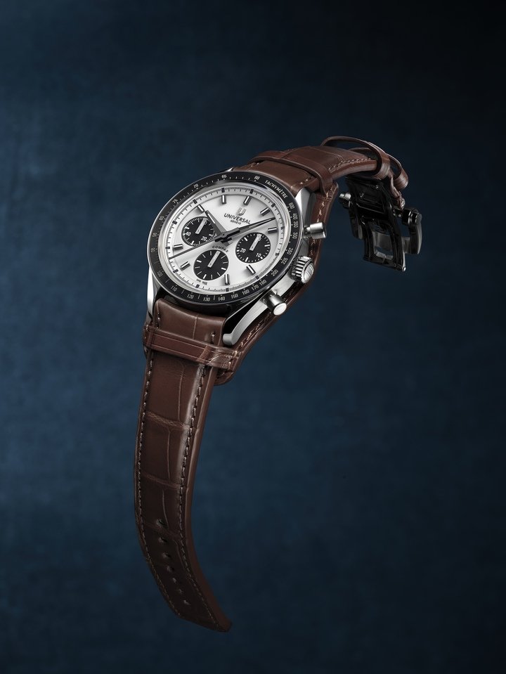 The new Universal Genève Compax Chronograph in its iconic “panda” version in stainless steel with three sub-counters. A true revival of the original version in 39.5mm with engraved ceramic bezel. Also available in “reverse panda” in steel and, for the first time, in an 18k rose gold version.