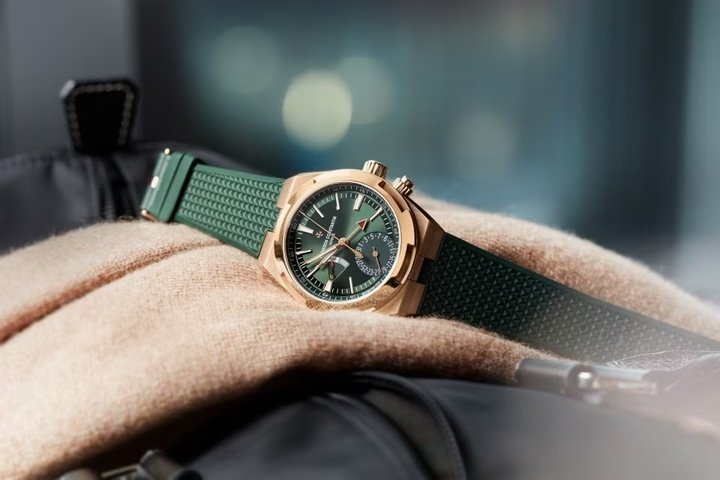 Rhapsody in red and blue: meditations on the GMT