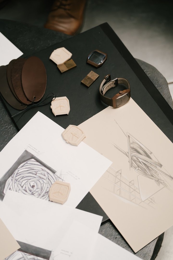 Alto signs a creative and artistic collaboration with Bernar Venet