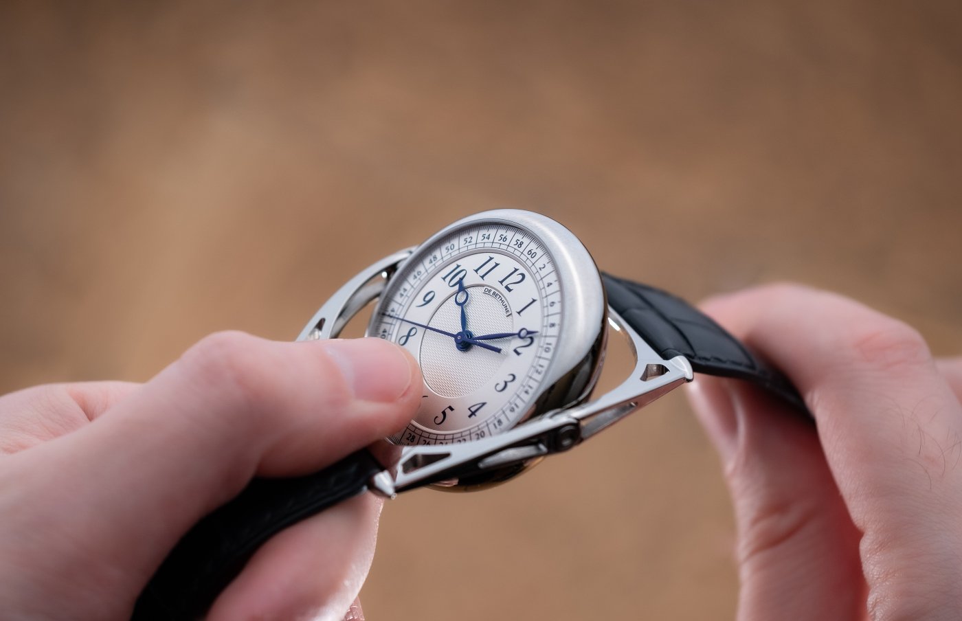 de_bethune_db_kind_of_two_3_-_europa_star_watch_magazine_2021