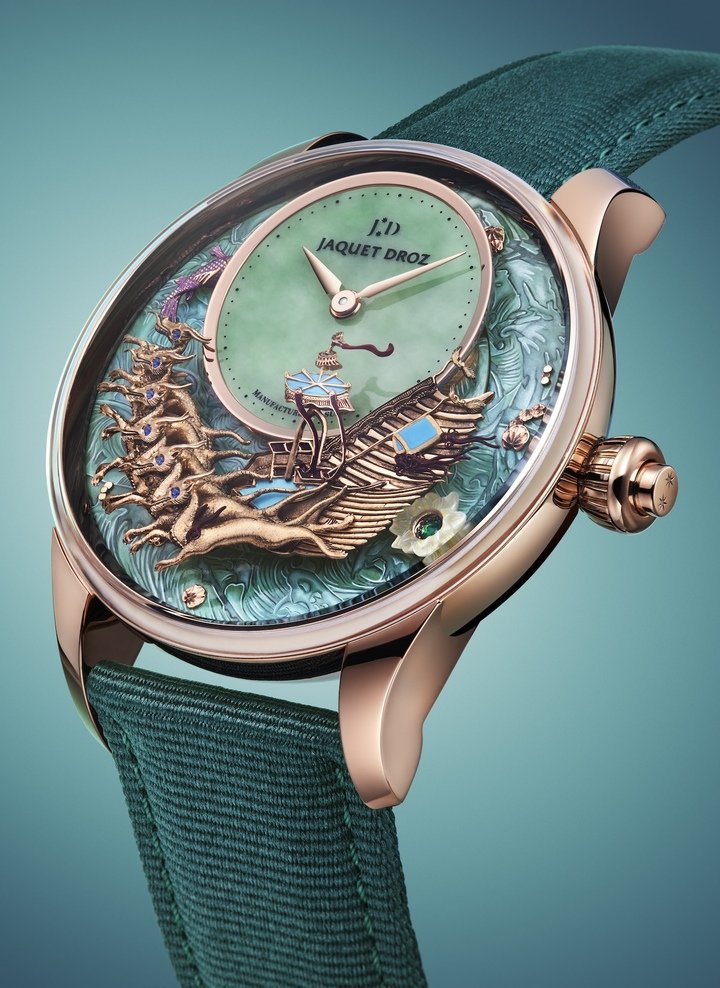 The Luo River Automaton finds its origin in the work of Wang Limin, heir to the Quejinxiu embroidery tradition, renowned for her mastery of gold thread and its associated techniques - dyeing, painting and inlay. For this creation, nearly all of Jaquet Droz's artisans were called upon: engraving, sculpture, painting, gem-setting and watchmaking.