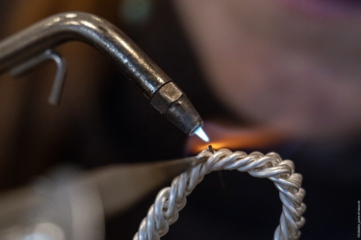 Laurent Jolliet, chain maker and master of twisted wire