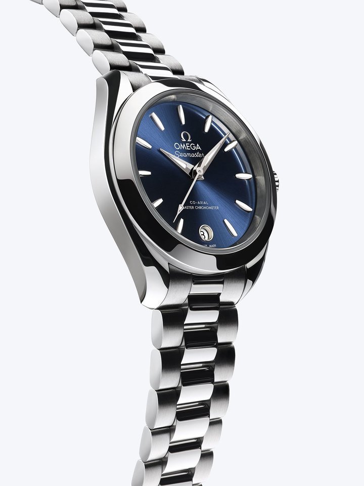 The Aqua Terra 30 mm collection unfolds across twelve distinct expressions, each with its own character.