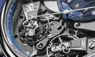 “Breguet Blue” adorns the Tradition Chronographe Indépendant 7077