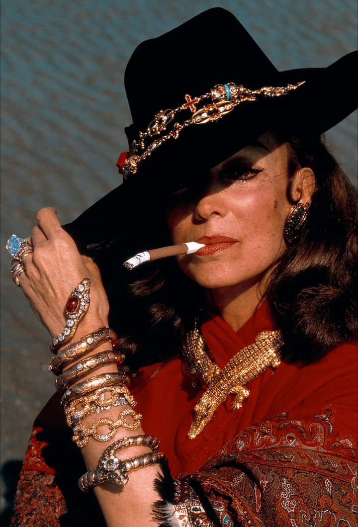 Maria Félix wearing her Cartier Crocodile necklace