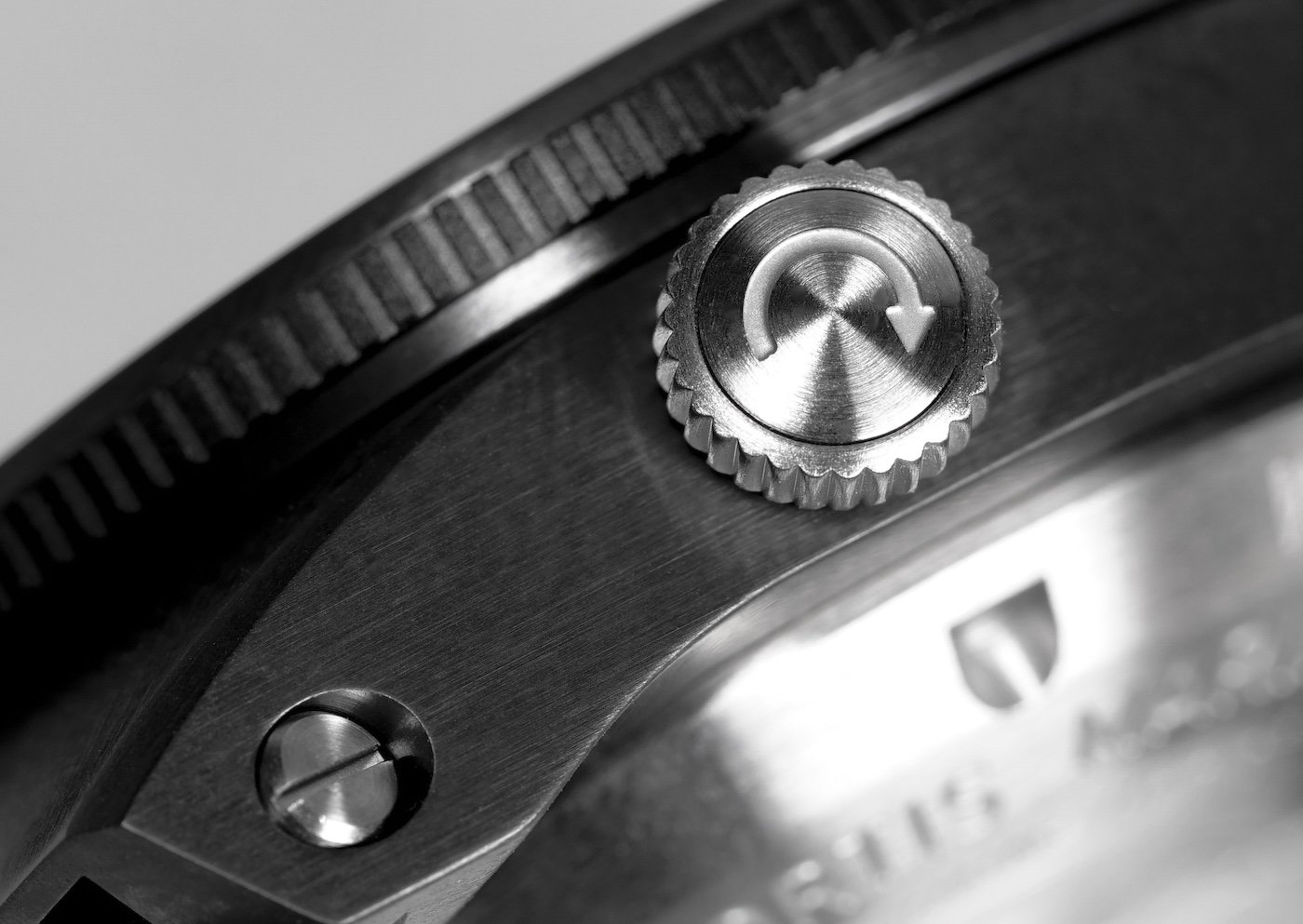 Fortis unveils the Marinemaster M-44 DLC Gravity Black and Black Resin