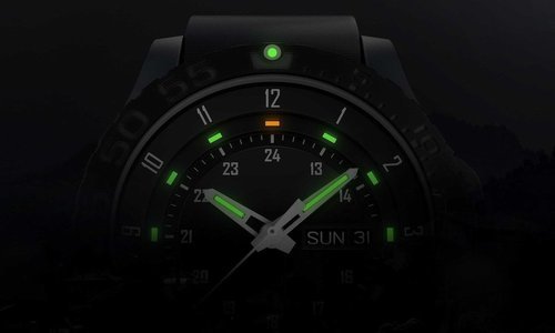 Recycling self-luminous watches