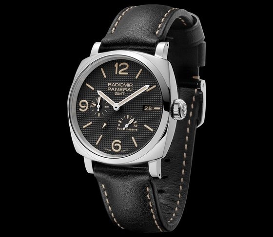 Officine Panerai presents two new calibres at SIHH