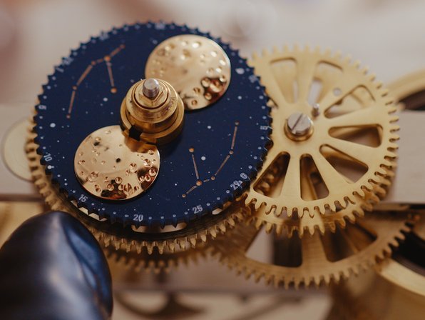 Maison Alcée adds a Moon Phase module to the Persée clock