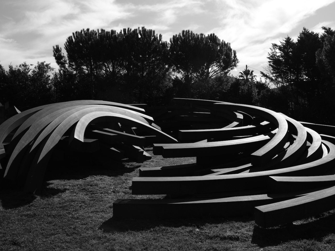 Alto signs a creative and artistic collaboration with Bernar Venet