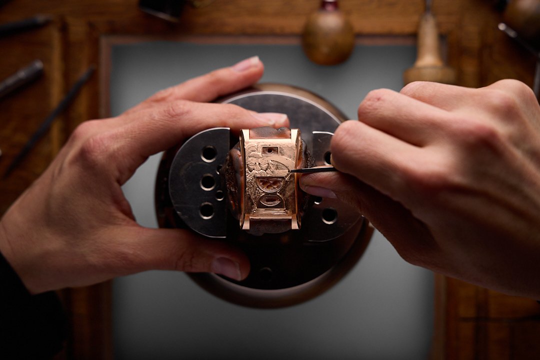 Chronoswiss Neo Digiteur Chronos - time carved in gold