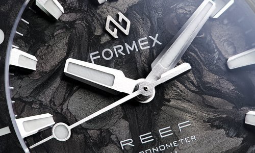Formex Reef 39.5 - The Reef, Recast in Forged Carbon