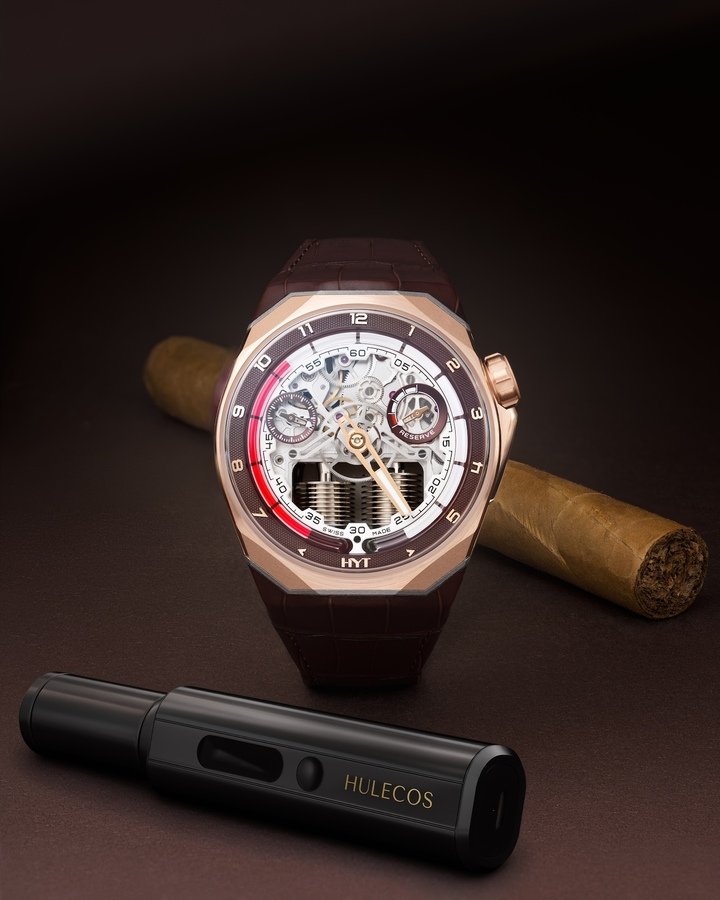 Where HYT revolutionises time display with its patented fluidic technology, Hulecos revolutionises cigar enjoyment with its HMC² (Hulecos Moisture Cigar Content) measurement technology, a scientific approach that calculates the true moisture level of cigars, ensuring that each one is smoked at its optimal point. The two Swiss brands, both co-founded by inventor and entrepreneur Lucien Vouillamoz, are collaborating on the S1 5N Gold Titanium Cigar.