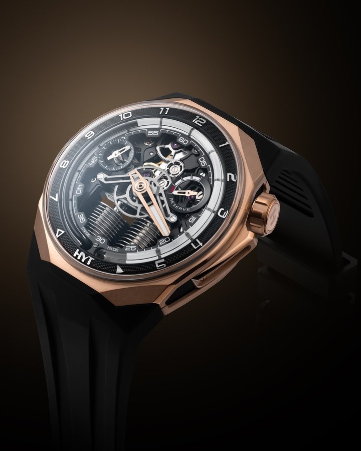 HYT has also released the S1 5N Gold Titanium in a limited edition of eight pieces in collaboration with Congolese musician, producer and artist Fally Ipupa.