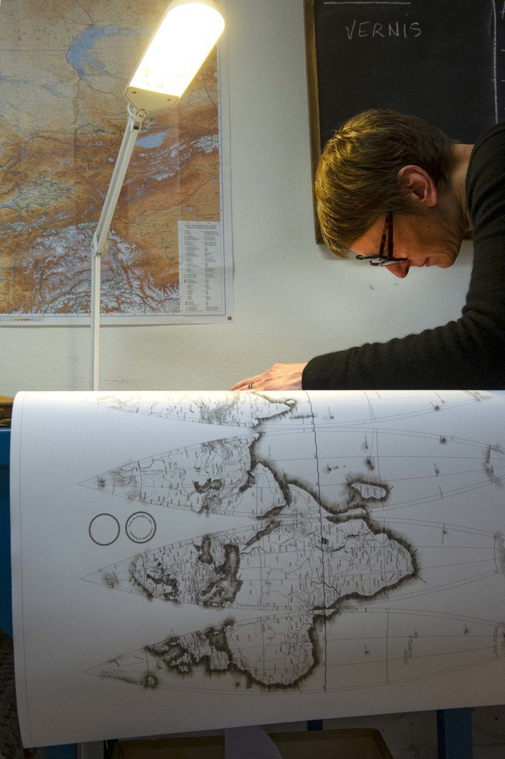 Globe Sauter & Cie: the Earth, handcrafted