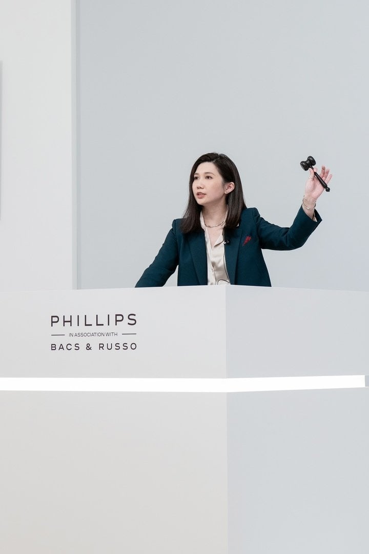 Gertrude Wong of Phillips Watches observes that collectors have evolved and become more discerning: “When an exceptional piece surfaces, the price speaks for itself.”